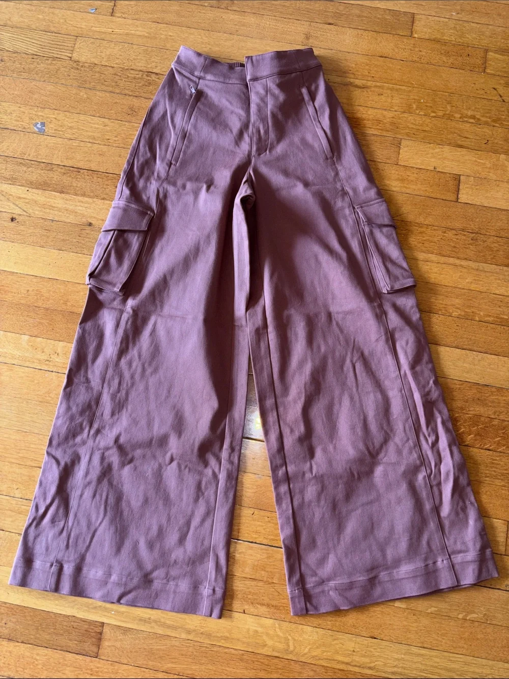 Alo High-Waist Wide Leg Cargo Pants - Dusty Mauve